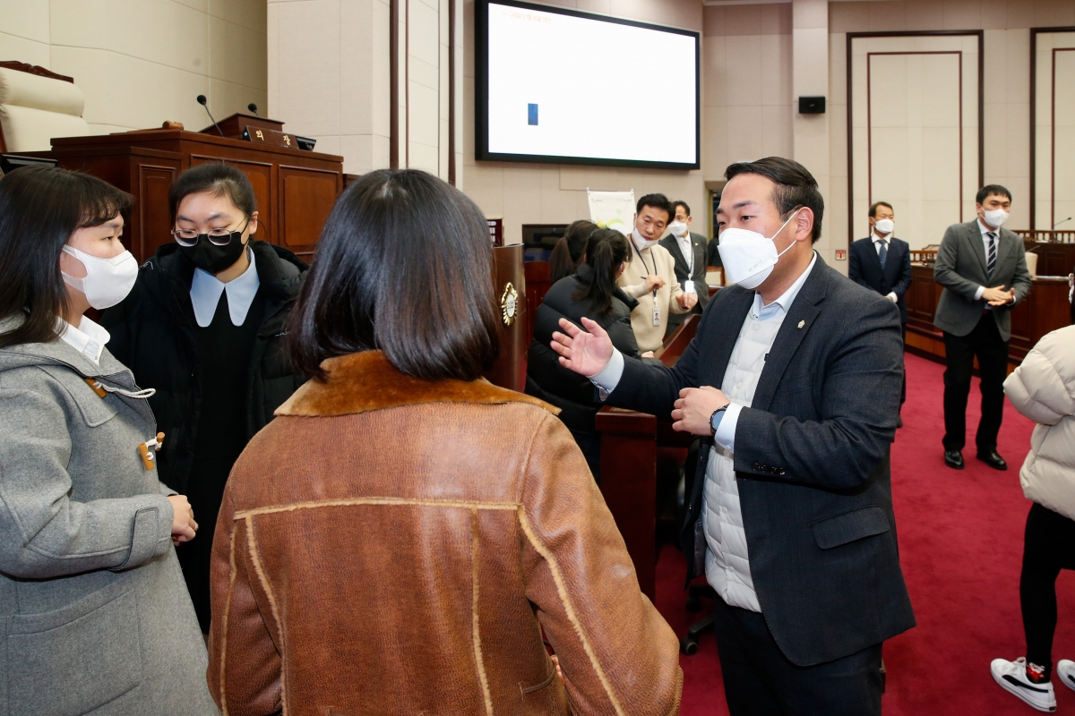 20221210-065[_P7U5244-구미시 청소년 참여기구 구미시의회 방문.JPG