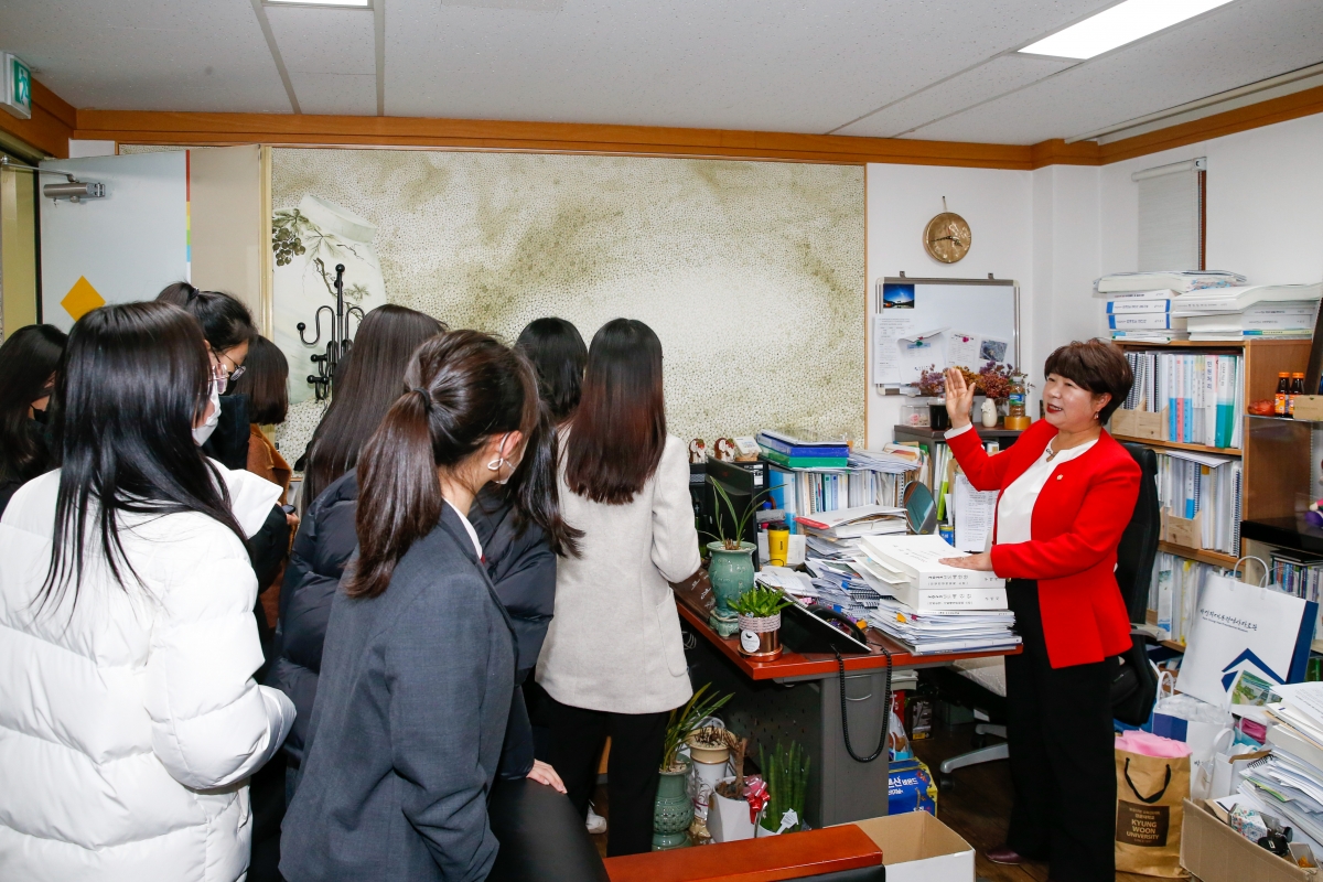 20221210-056[_P7U5217-구미시 청소년 참여기구 구미시의회 방문.JPG