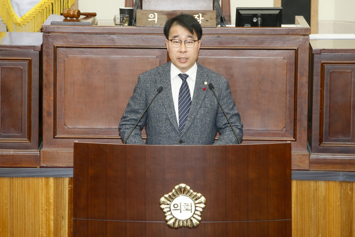 20221216-012[_P7U6083-1-제263회 구미시의회 제2차 정례회 제3차 본회의시 신용하 의원 5분 자유발언.jpg