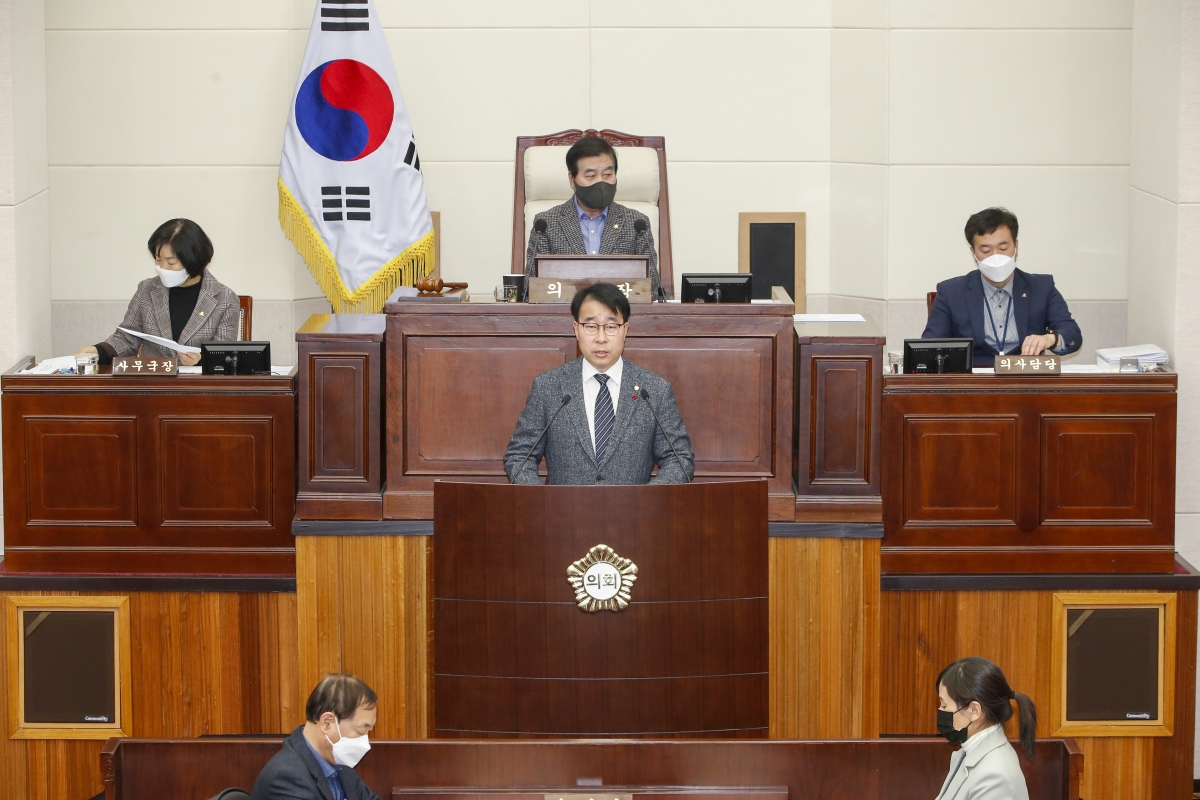 20221216-013[_P7U6087-1-제263회 구미시의회 제2차 정례회 제3차 본회의시 신용하 의원 5분 자유발언.jpg