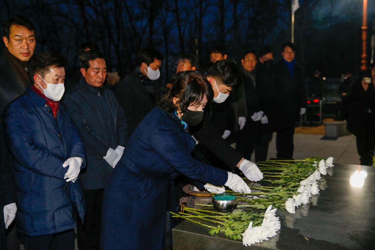 20230102-023[_P7U8023-2023 새해 충혼탑 참배.JPG