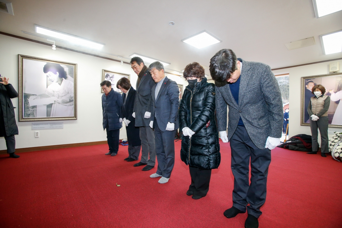 20230102-070[_P7U8146-2023 새해 박정희대통령 생가 참배.JPG