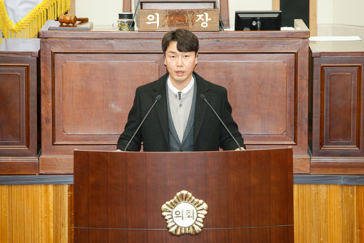 20230110-016[_P7U8614-제264회 임시회 제1차 본회의시 허민근 의원 5분 자유발언.JPG