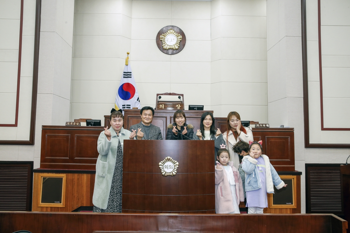 20230110-033[_P7U8661-1-도량동민 일행 의회 방문.jpg