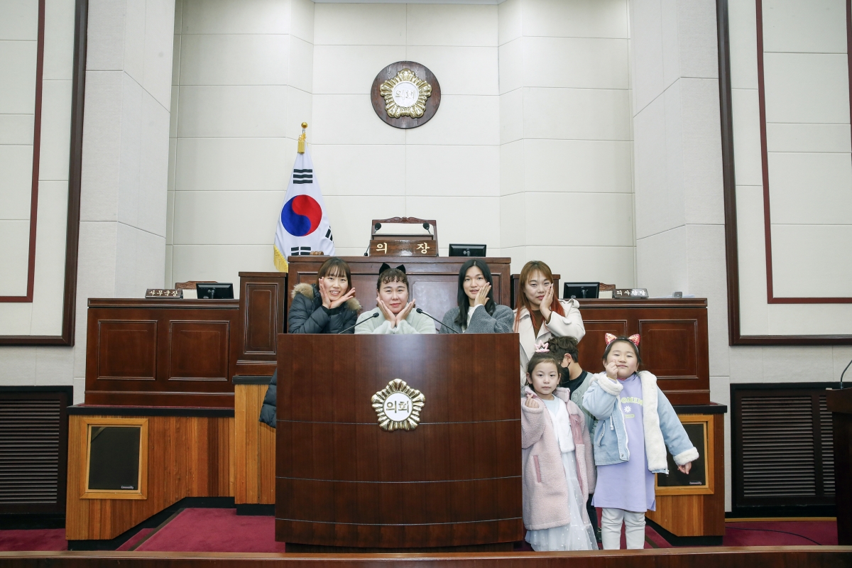 20230110-035[_P7U8665-1-도량동민 일행 의회 방문.jpg