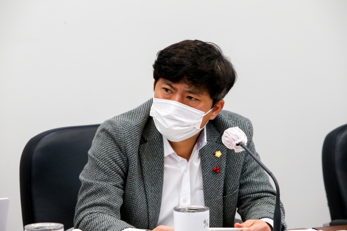 20230111-020[_P7U8801-제264회 임시회 기획행정위원회 조례안 심사활동.JPG