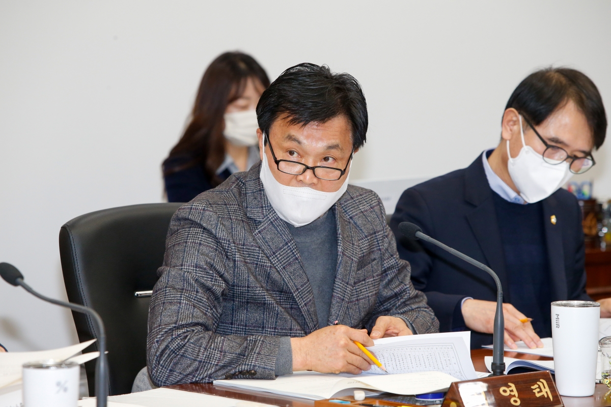 20230111-039[_P7U8834-제264회 임시회 산업건설위원회 조례안 심사활동.JPG