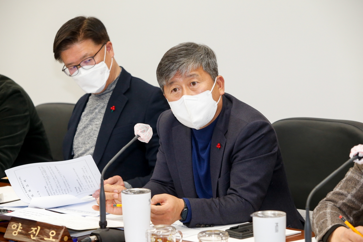 20230111-022[_P7U8872-제264회 임시회 기획행정위원회 조례안 심사활동.JPG