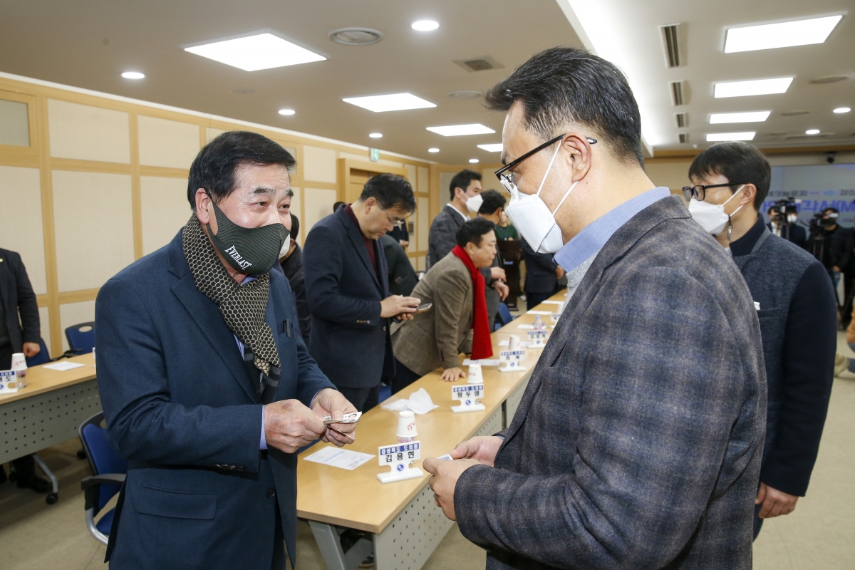 20230118-066[_P7U9664-1-코마테크놀리지와 경상북도·구미시간 투자양해각서 체결식.jpg