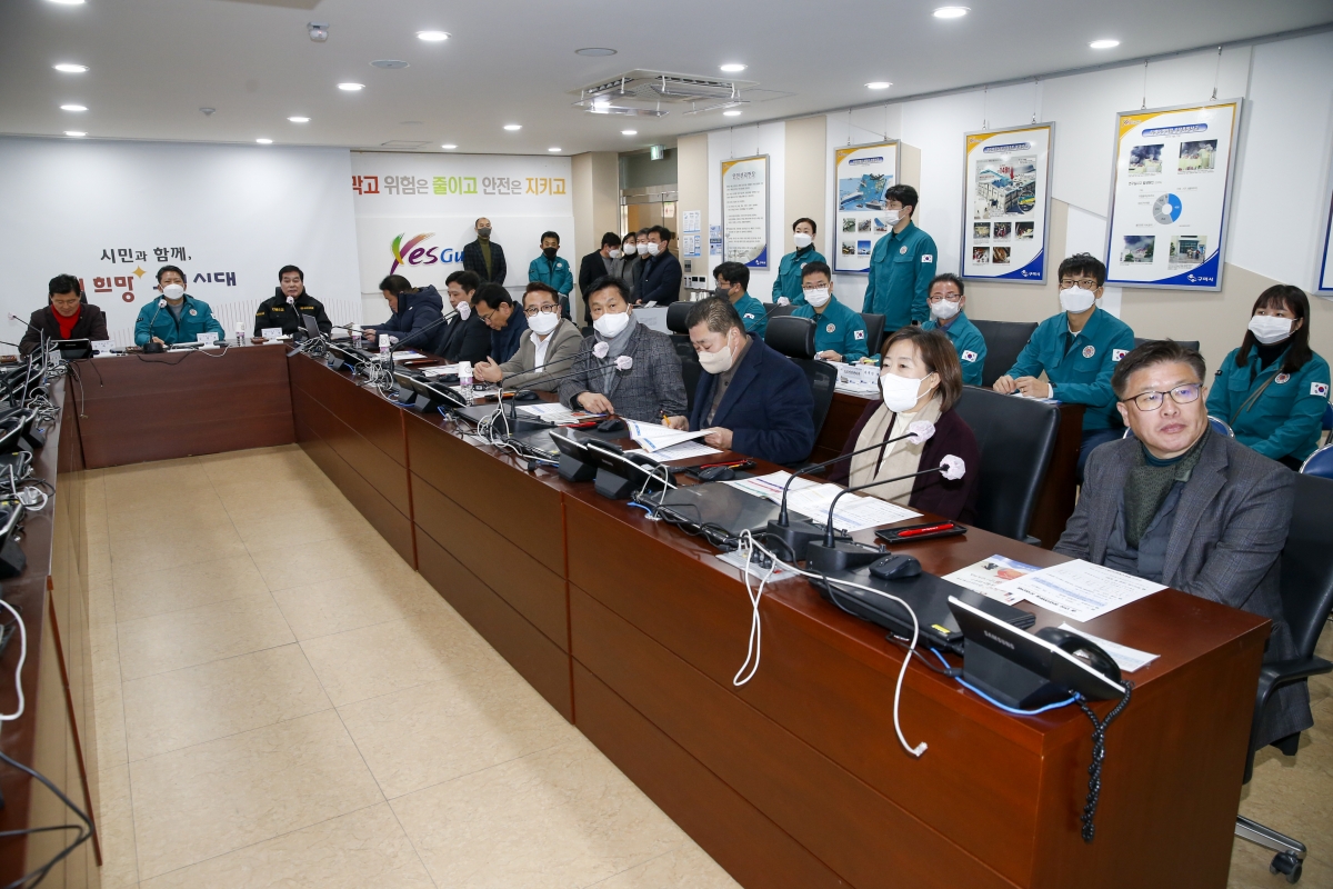 20230121-010[_P7U0191-1- 설 맞이 종합상황실 비상근무자 방문 격려.jpg