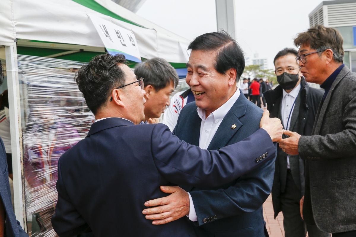 20230312-001[_P7U3875-1-제6회 구미시 협회장기 배드민턴 대회 .jpg