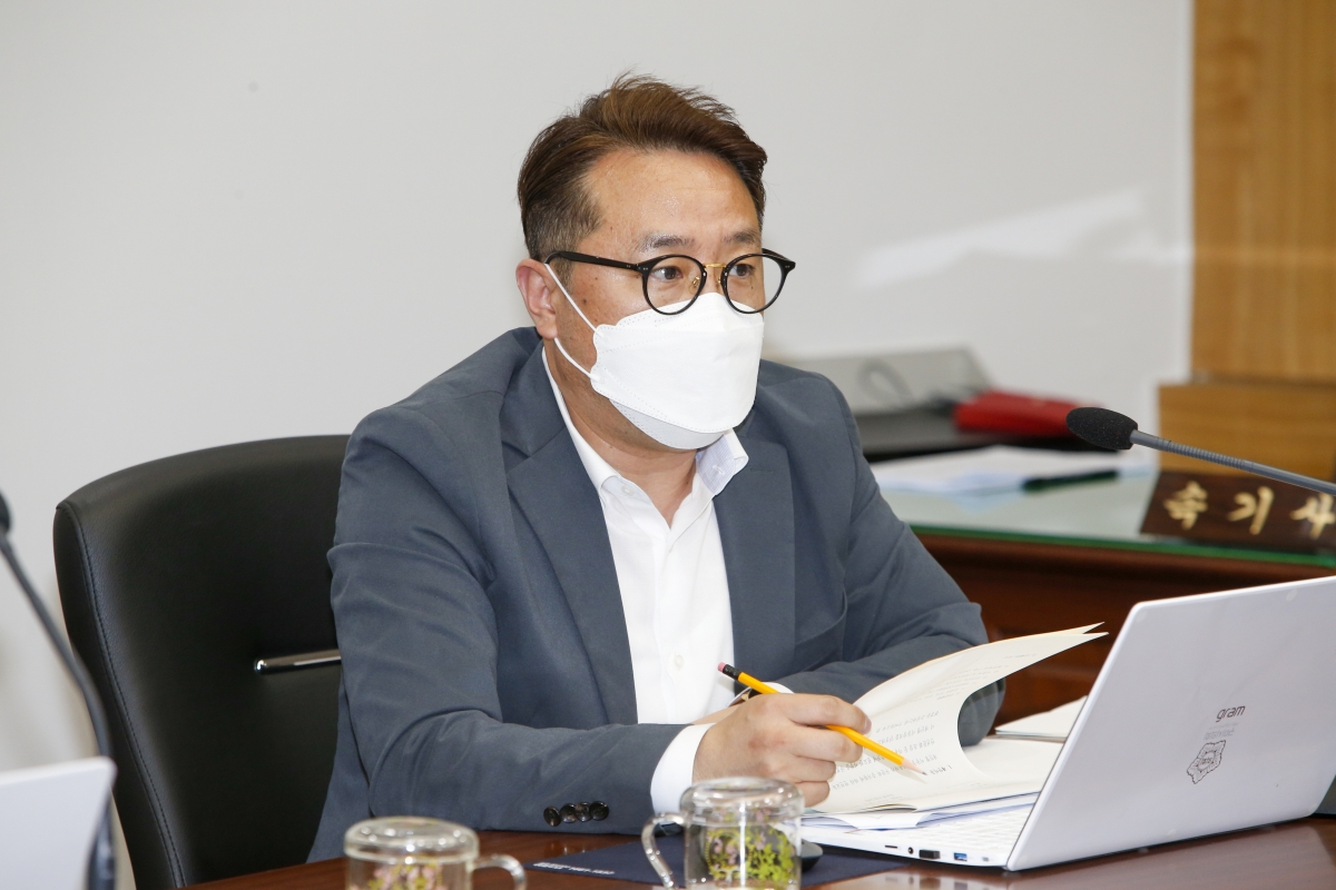 20230313-074[_P7U4524-1-제265회 임시회 산업건설위원회 조례안 심사활동.jpg