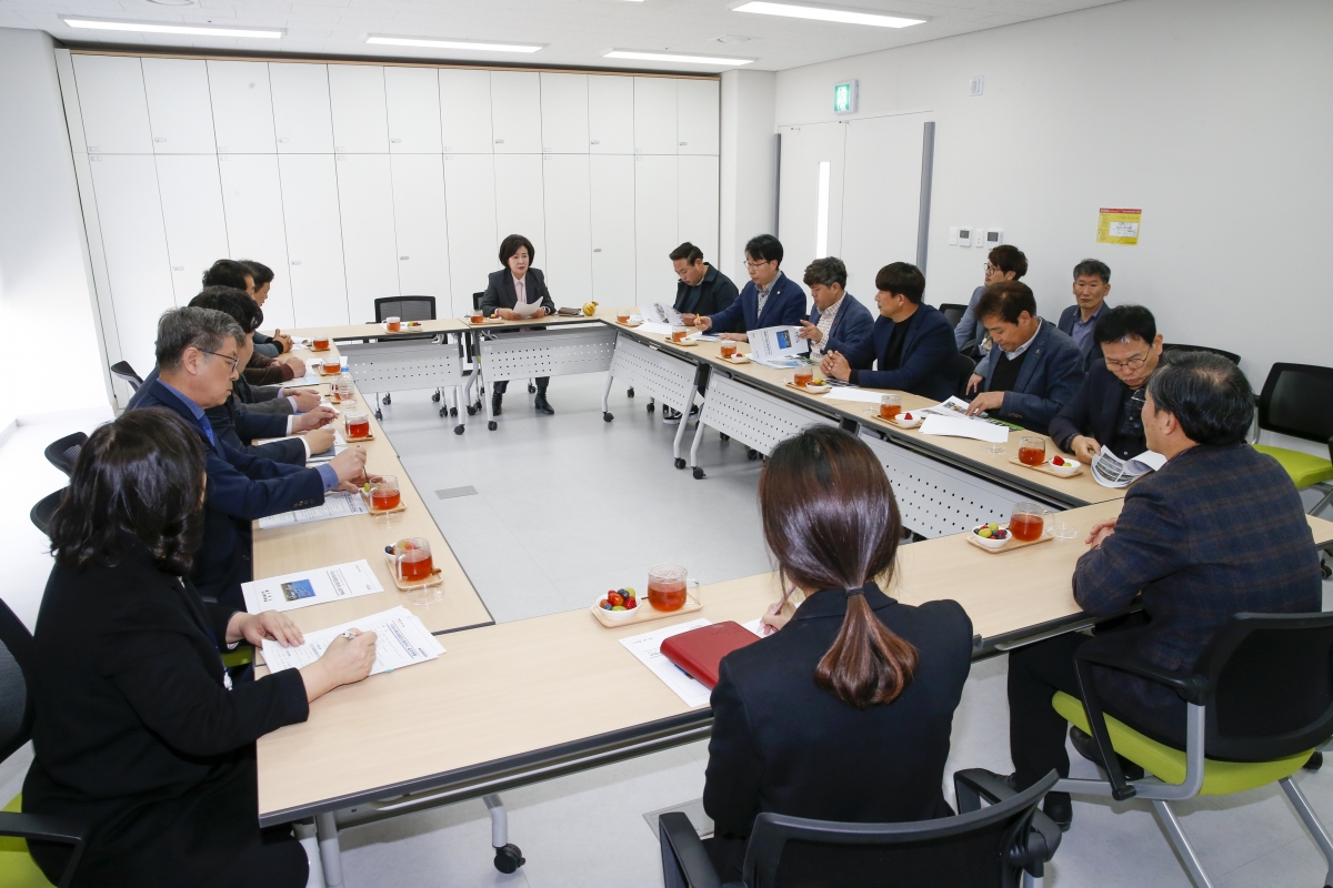 20230314-084[_P7U4766-1-제265회 임시회시 기획행정위원회 육아종합지원센터 현장방문.jpg