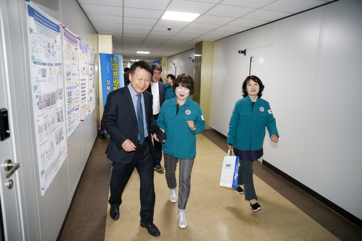 20230315-028[_P7U4904-1-제265회 임시회시 산업건설위원회 구미전자정보기술원 분원 현장방문.jpg