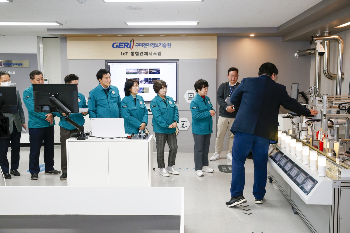 20230315-032[_P7U4922-1-제265회 임시회시 산업건설위원회 구미전자정보기술원 분원 현장방문.jpg