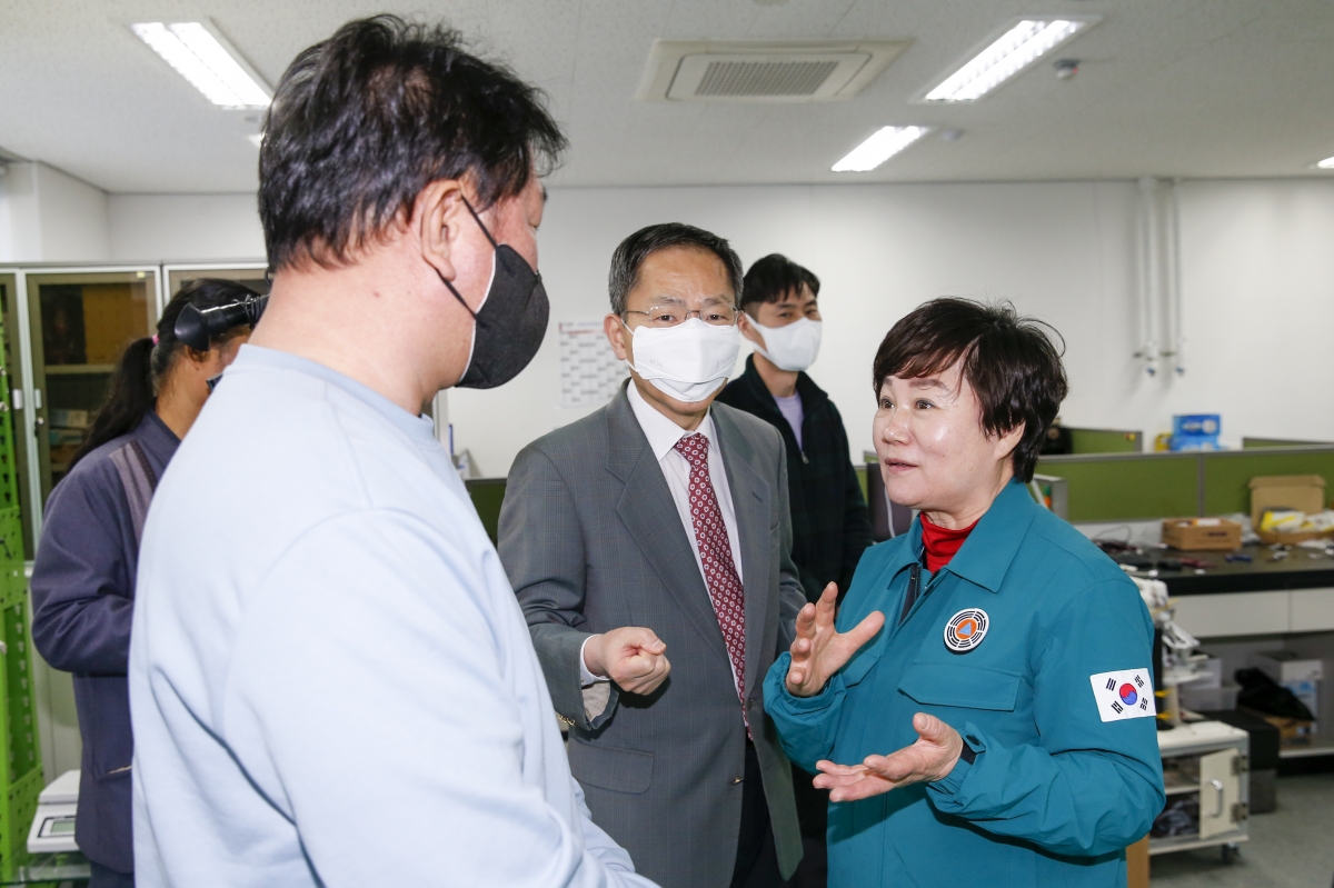 20230315-083[_P7U5055-1-제265회 임시회시 산업건설위원회 구미전자정보기술원 분원 현장방문.jpg