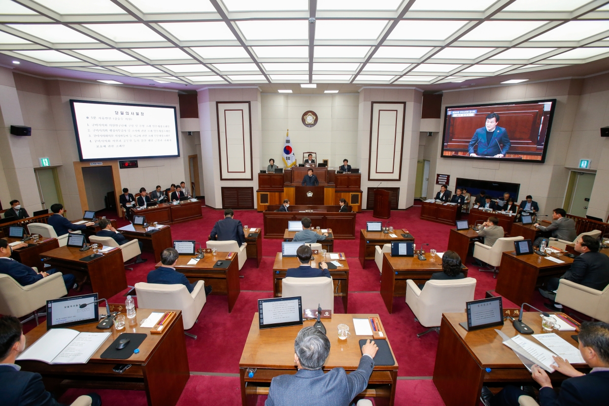 20230316-019[_P7U5173-제265회 임시회 제2차 본희의시 김영태 의회운영위원장 상임위원회 활동결과보고.JPG