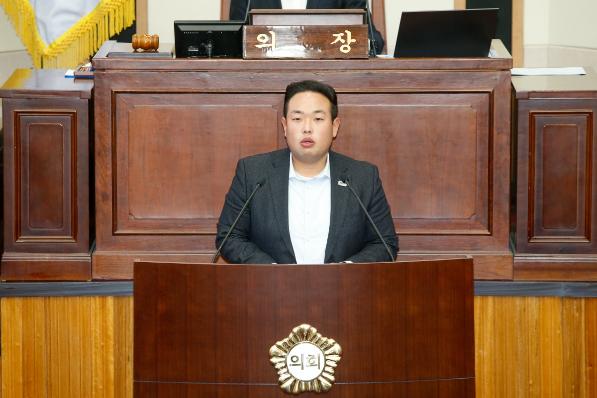 20230316-040[_P7U5236-제265회 임시회 제2차 본희의시 정지원 의원 구미시도시계획조례일부개정조례안 관련 반대토론.JPG