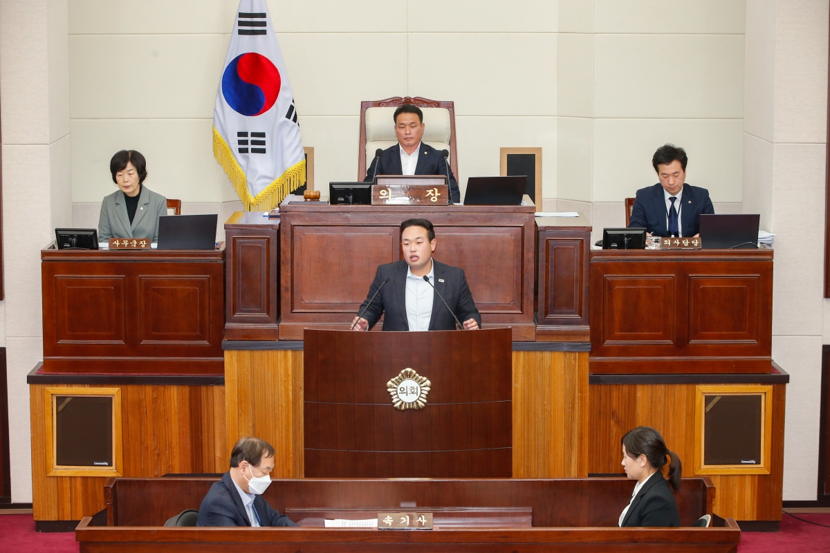 20230316-042[_P7U5241-제265회 임시회 제2차 본희의시 정지원 의원 구미시도시계획조례일부개정조례안 관련 반대토론.JPG