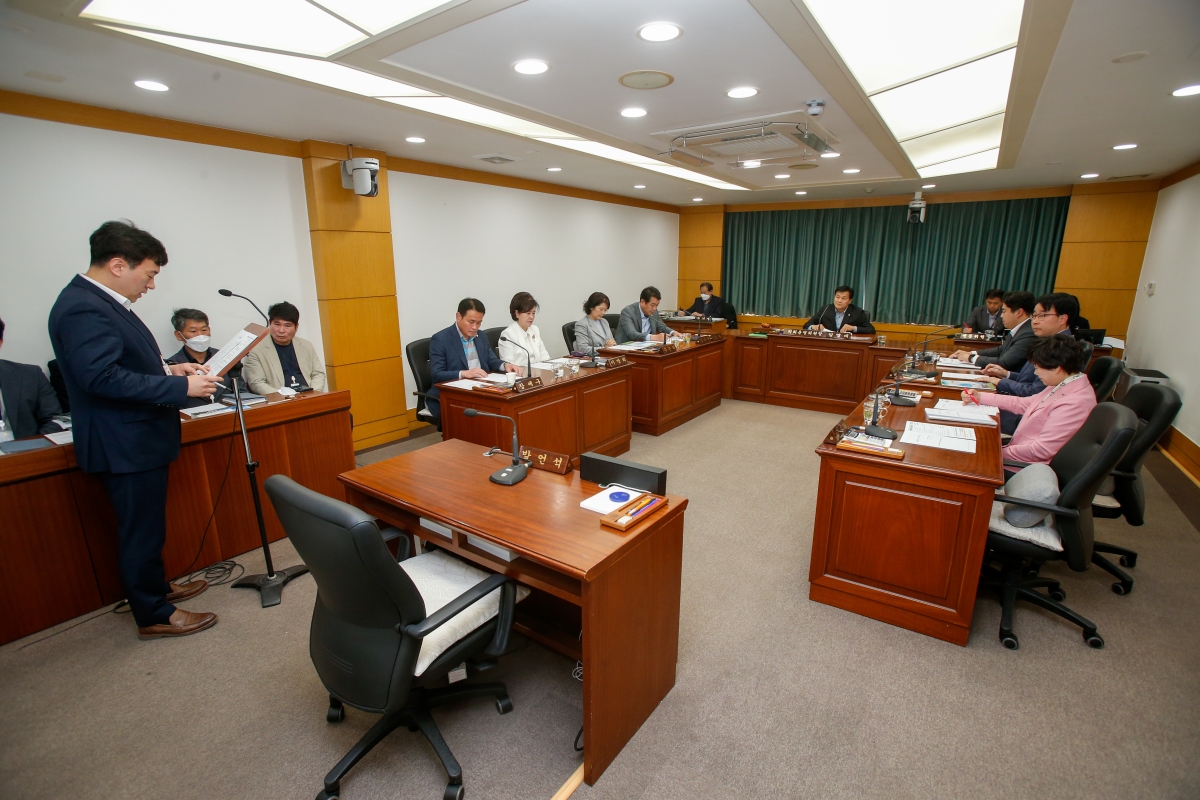 20230331-002[_P7U5951-폐회중 의회운영위원회 활동.JPG