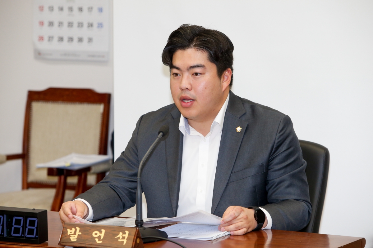 20230331-017[_P7U5987-제2차 의원연구단체심의위원회 활동.JPG