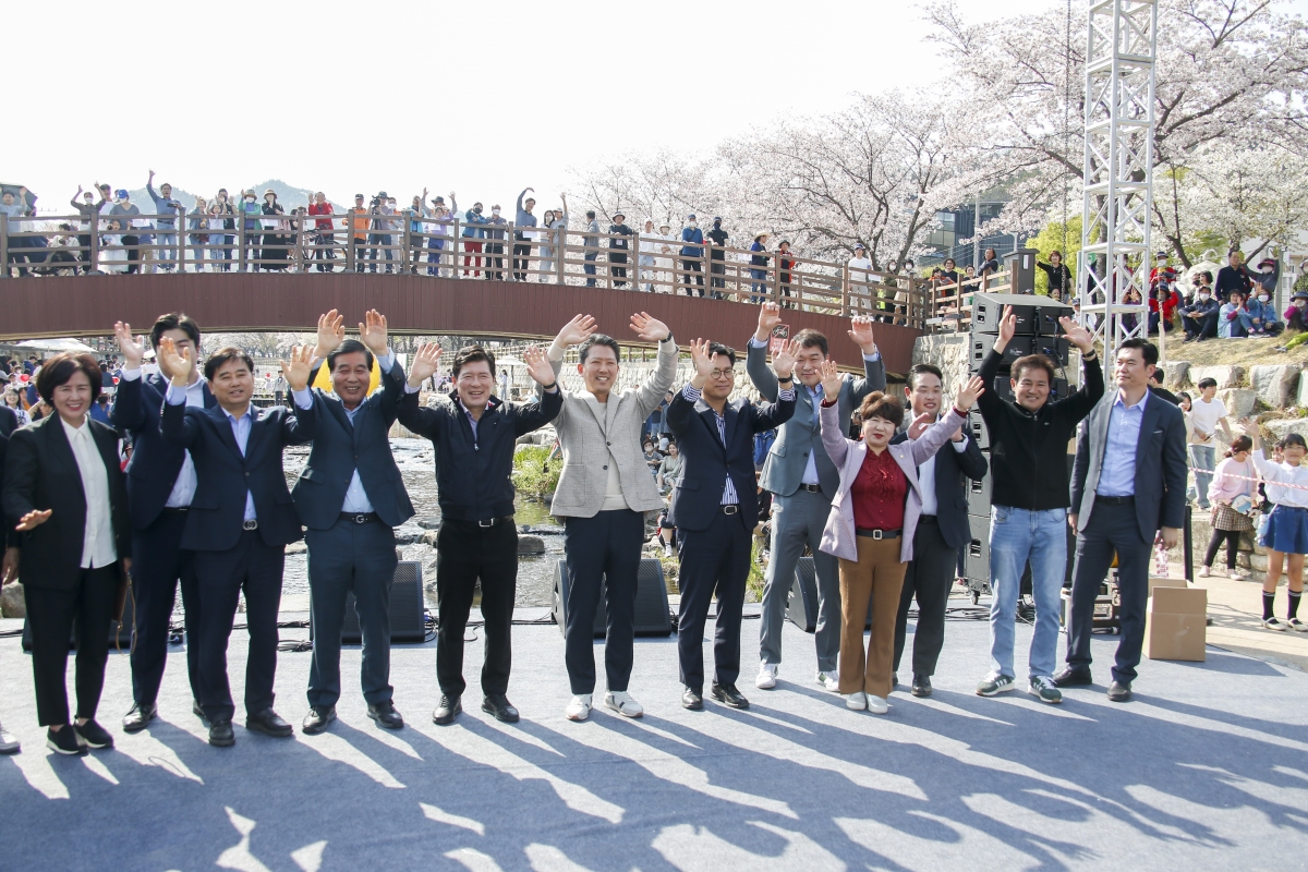 20230401-046[_P7U6181-1-2023 청춘, 금오천 벚꽃 페스티벌.jpg