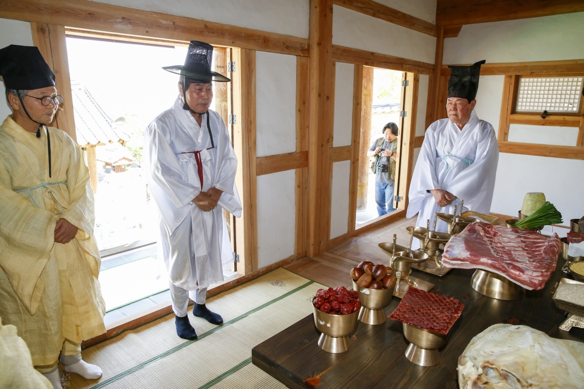 20230402-023[_P7U6326-왕산허위선생 춘계향사.jpg