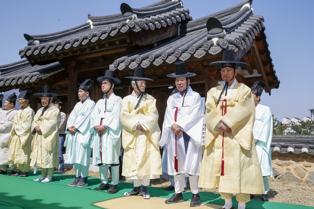 20230402-013[_P7U6289-1-왕산허위선생 춘계향사.jpg