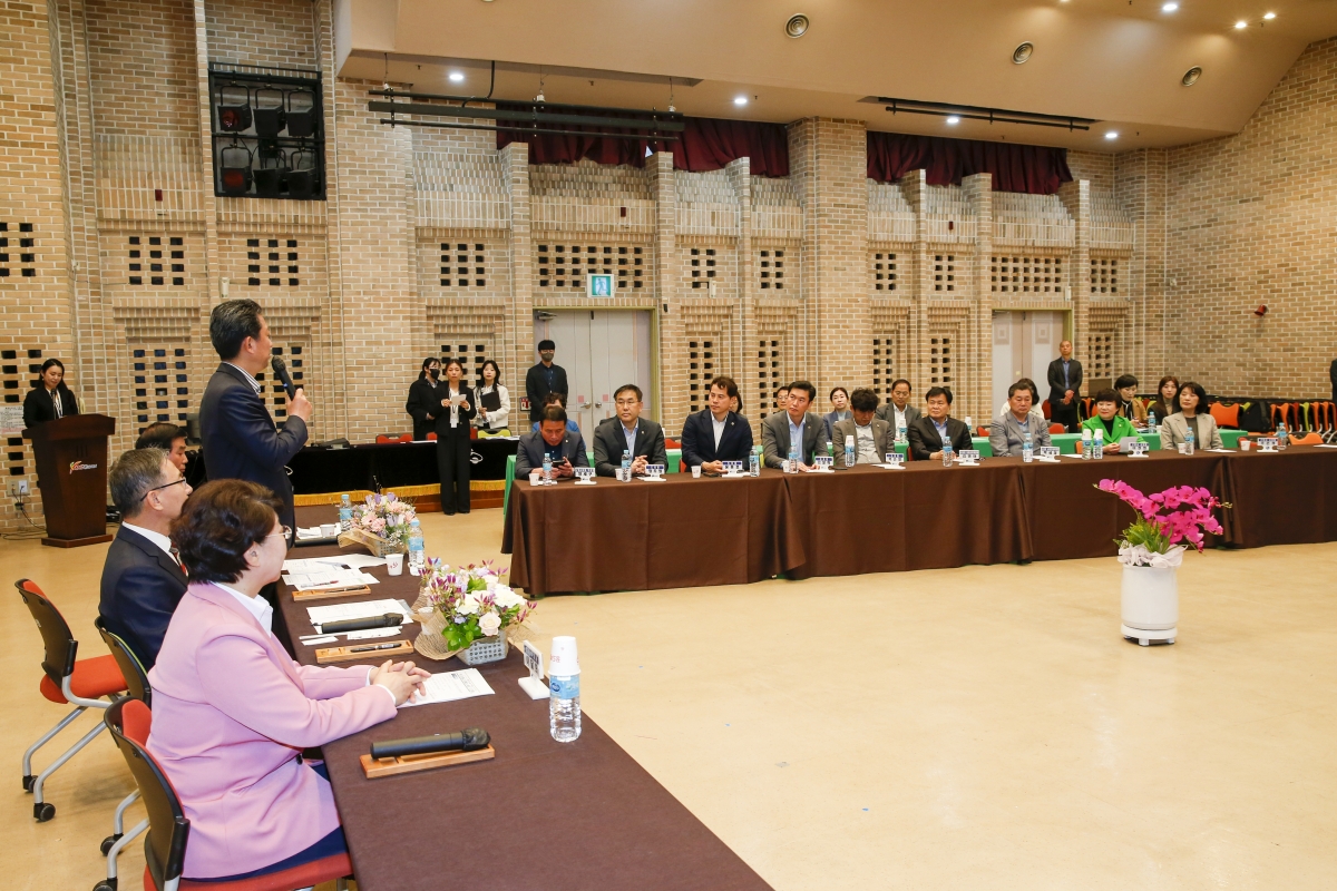 20230405-060[_P7U6596-1-주)보백씨엔에스와 경상북도·구미시간 투자양해각서 체결식.jpg