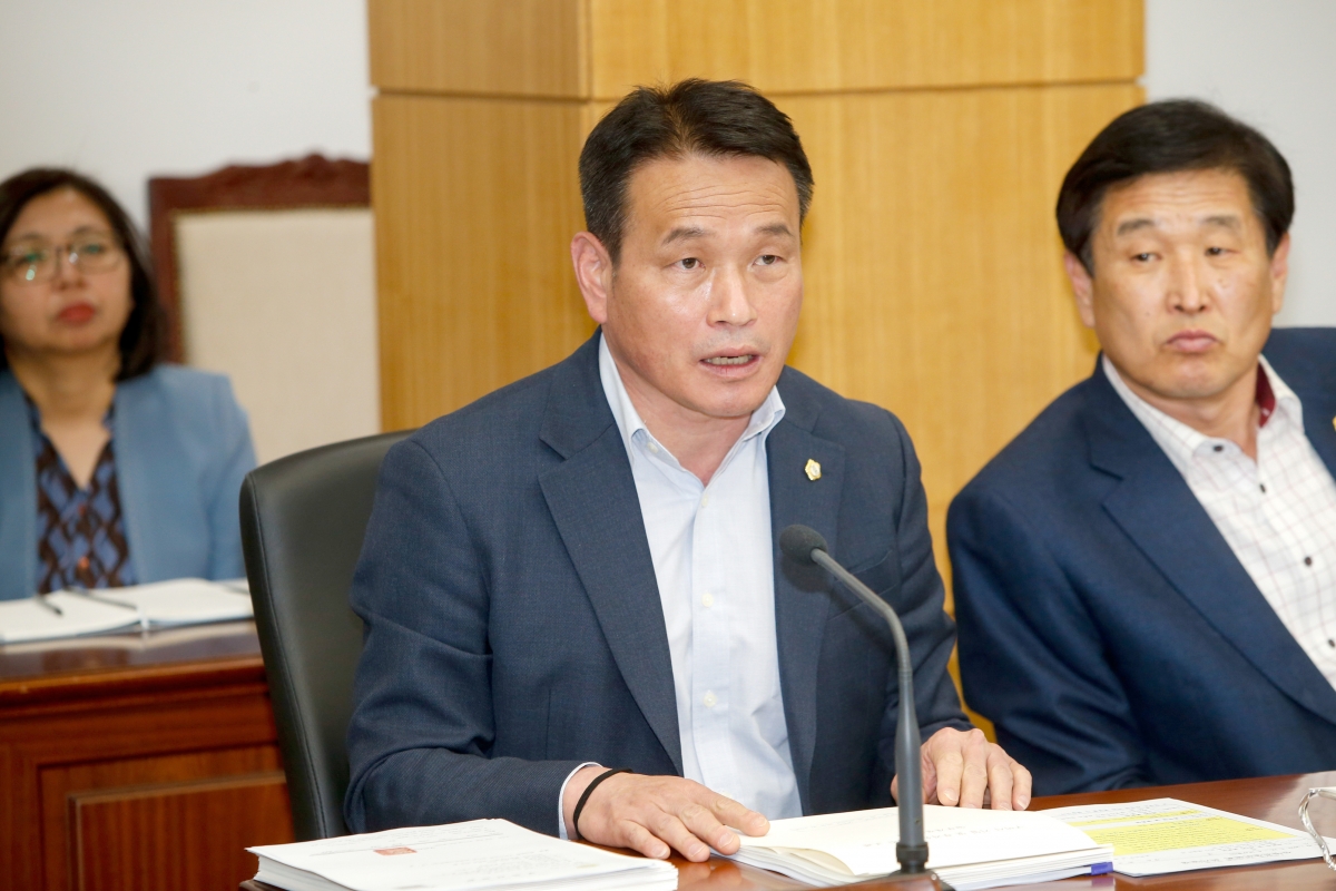 20230413-063[_P7U7783-제266회 임시회 산업건설위원회 조례안 심사활동.jpg