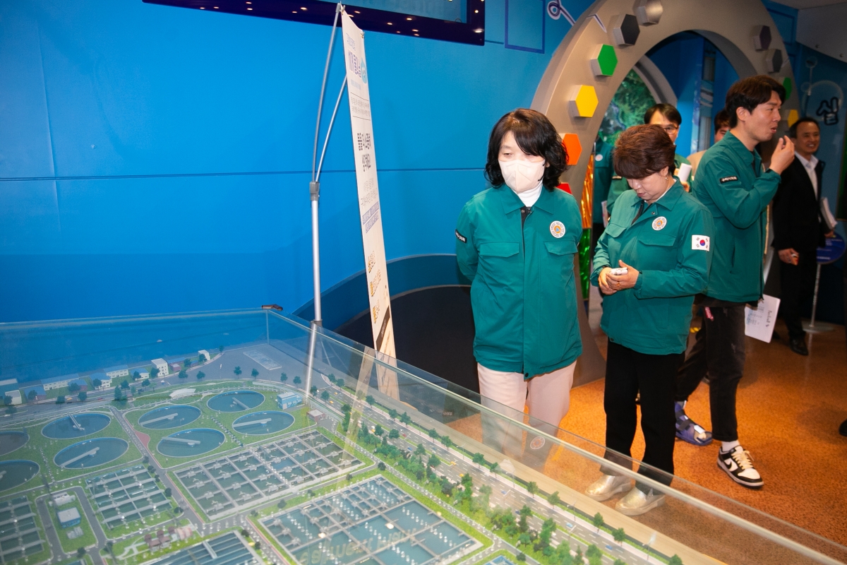 20230414-009[_P7U7947-제266회 임시회 산업건설위원회 구미하수처리장 현장방문.JPG