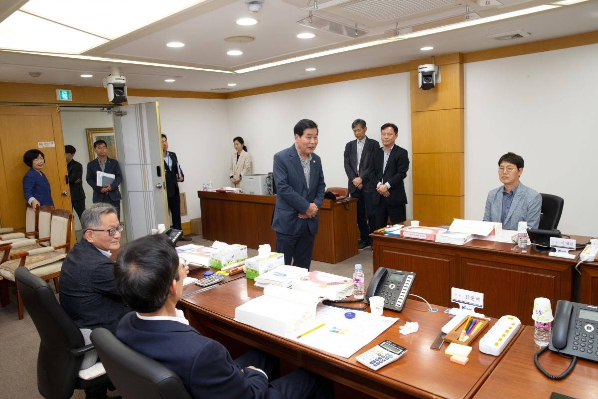 20230419-062[_P7U8734-2022회계연도 결산검사위원 활동 및 격려.jpg