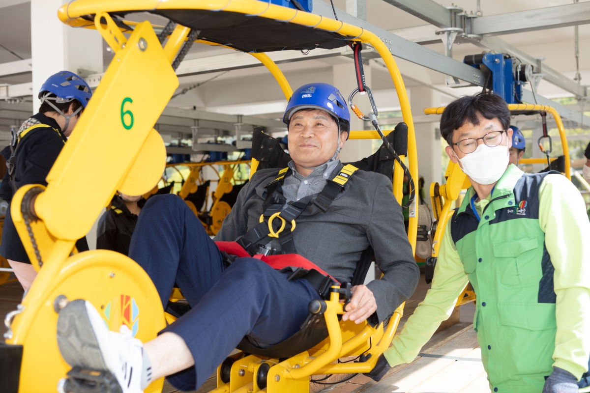 20230417-194[IMG_4363-제266회 임시회 산업건설위원회 경남 진주시 월아산 자연휴양림 비교견학.JPG