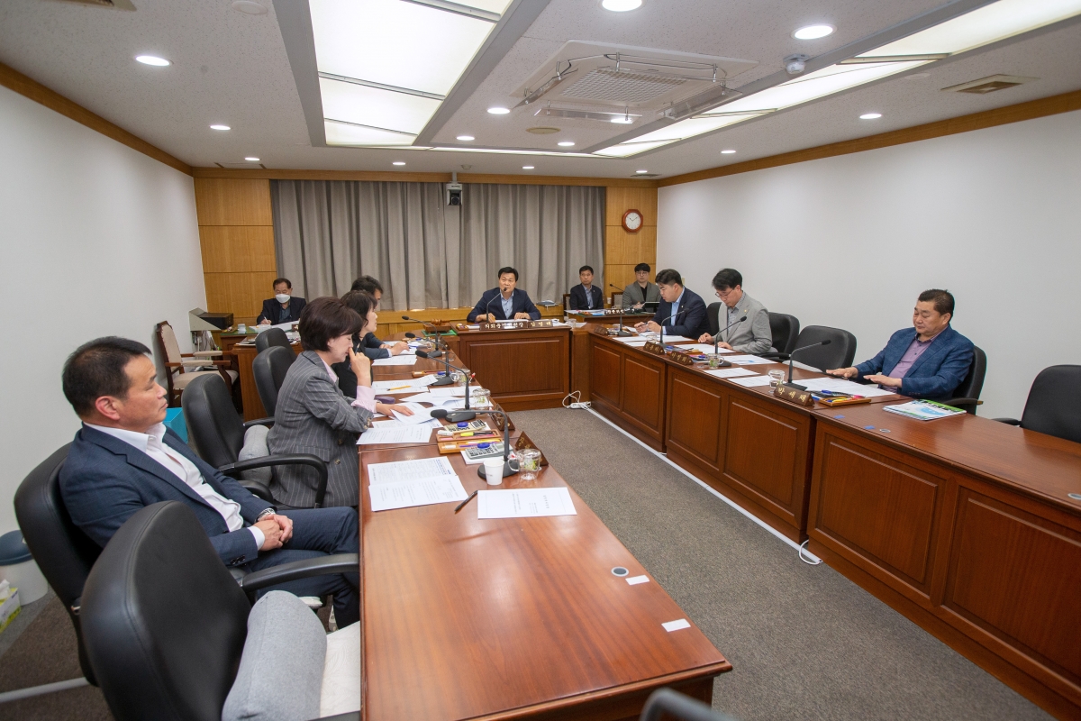 20230428-002[_P7U9381-폐회중 의회운영위원회 활동.jpg