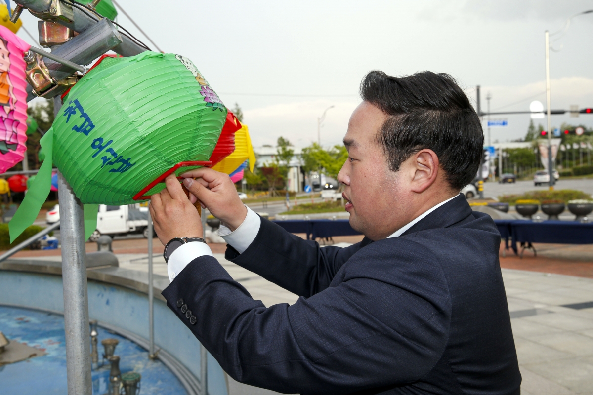 20230429-033[_P7U9732-1-불기 2567년 부처님 오신날 봉축탑 점등식.jpg