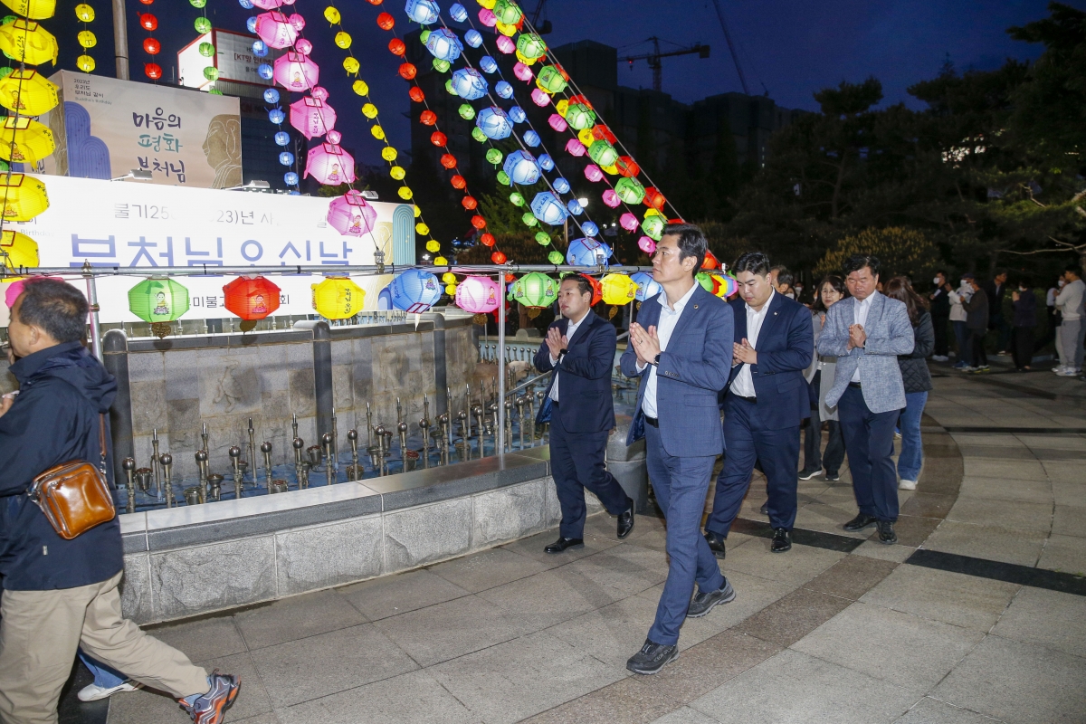 20230429-073[_P7U9827-1-불기 2567년 부처님 오신날 봉축탑 점등식.jpg