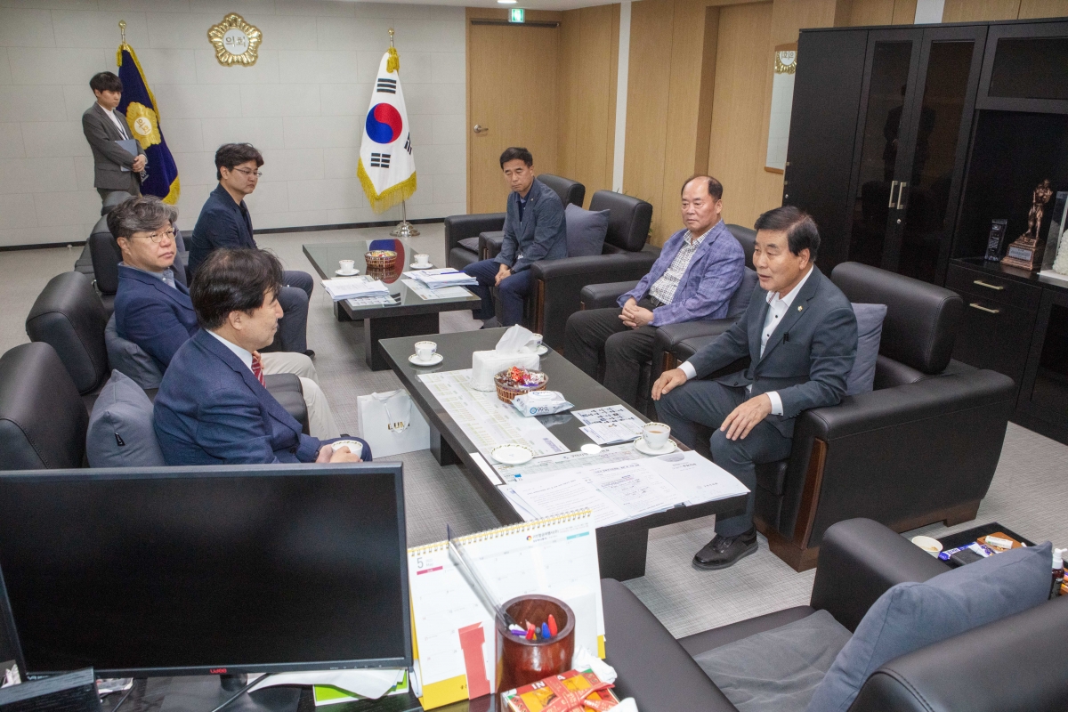 20230504-068[IMG_4824-영남일보 사장 의장실 방문.jpg