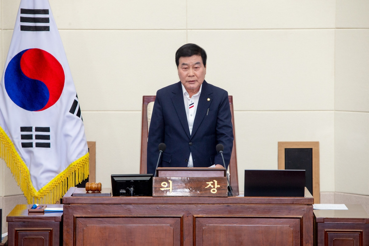 20230509-003[_P7U0860-제267회 임시회 제1차 본회의시 안주찬 의장 회의주제.jpg