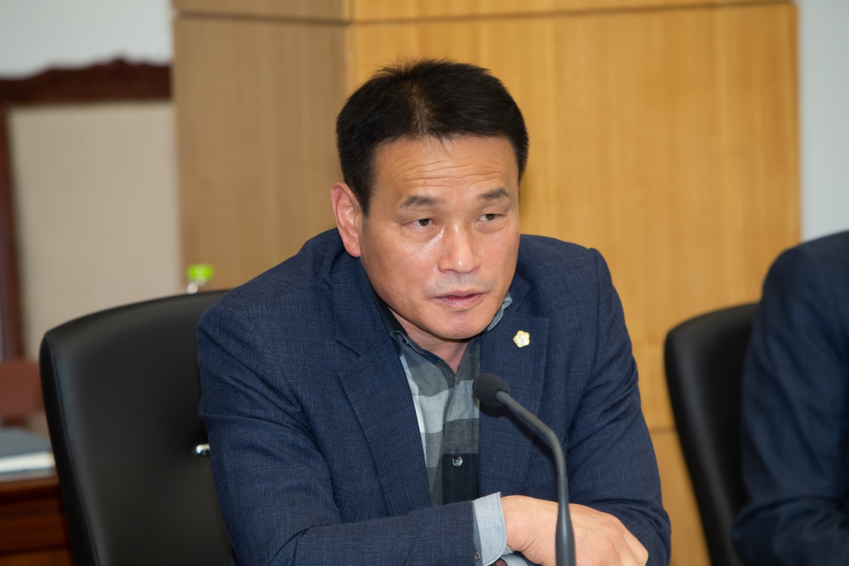 20230510-034[_P7U1102 복사-제267회 임시회 산업건설위원회 조례안 심사활동.jpg