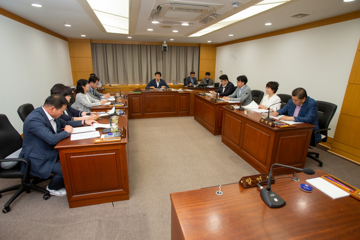 20230605-003[_P7U4135-제268회 정례회 의회운영위원회 조례안 심사활동.JPG