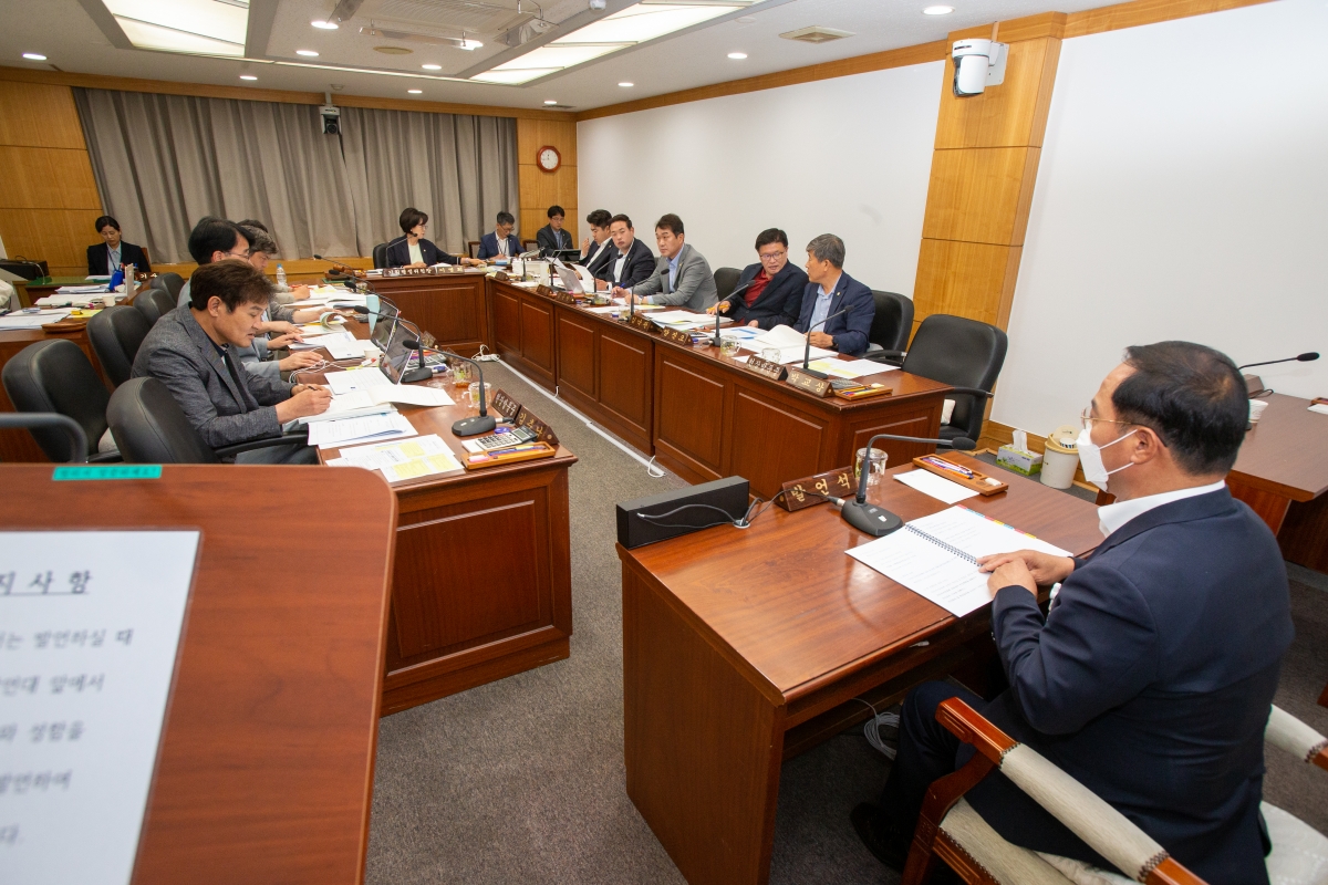 20230605-018[_P7U4263-제268회 정례회 기획행정위원회 조례안 심사활동.JPG