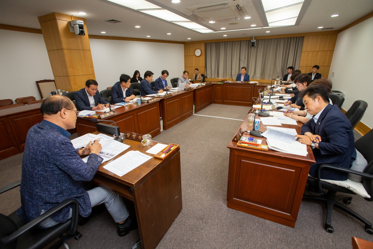 20230605-041[_P7U4187-제268회 정례회 산업건설위원회 조례안 심사활동.JPG