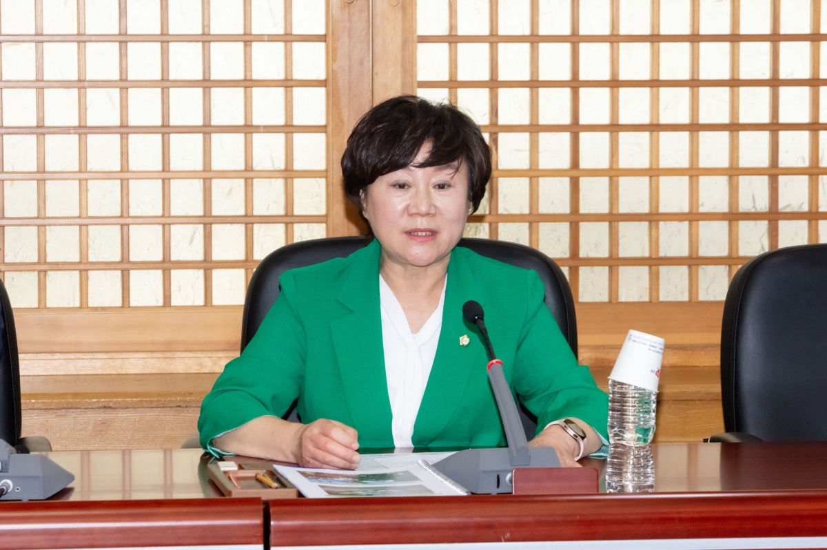 20230605-058[IMG_5232-의원연구단체 탄소중립 연구회 용역 착수 보고 및 기초 교육.JPG