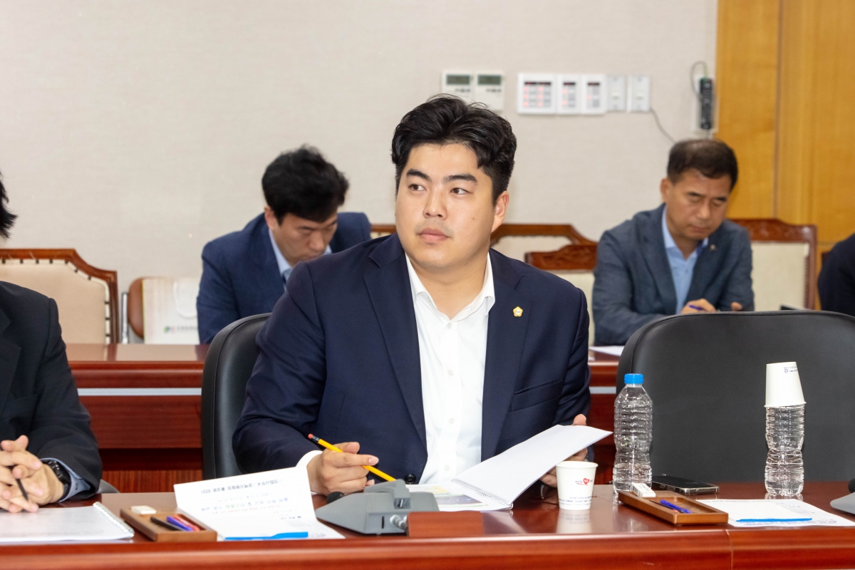 20230605-069[IMG_5269-의원연구단체 탄소중립 연구회 용역 착수 보고 및 기초 교육.JPG