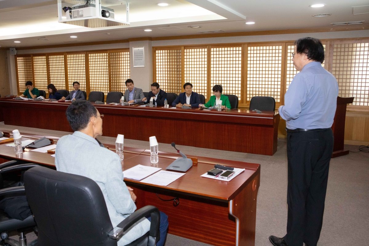 20230605-060[IMG_5237-의원연구단체 탄소중립 연구회 용역 착수 보고 및 기초 교육.JPG