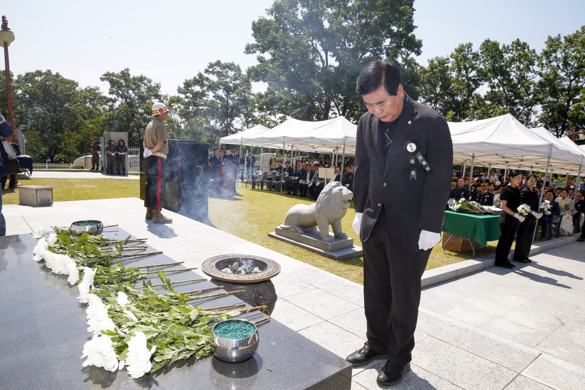 20230606-032[_P7U4334-1-제68회 현충일 충혼탑 추념.jpg