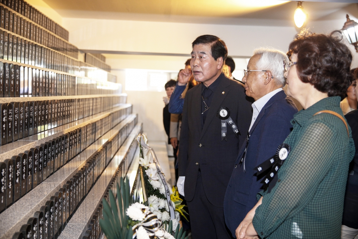 20230606-067[_P7U4402-1-제68회 현충일 충혼탑 추념.jpg