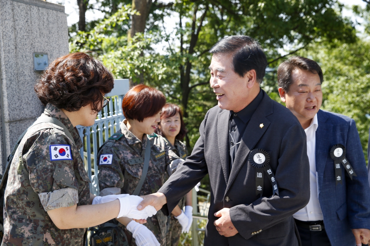 20230606-001[_P7U4271-1-제68회 현충일 충혼탑 추념.jpg