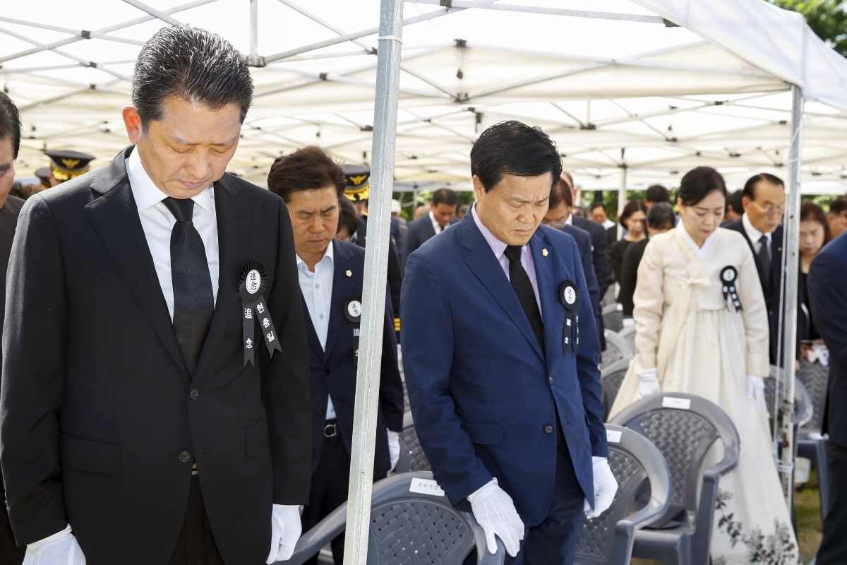 20230606-024[_P7U4319-1-제68회 현충일 충혼탑 추념.jpg