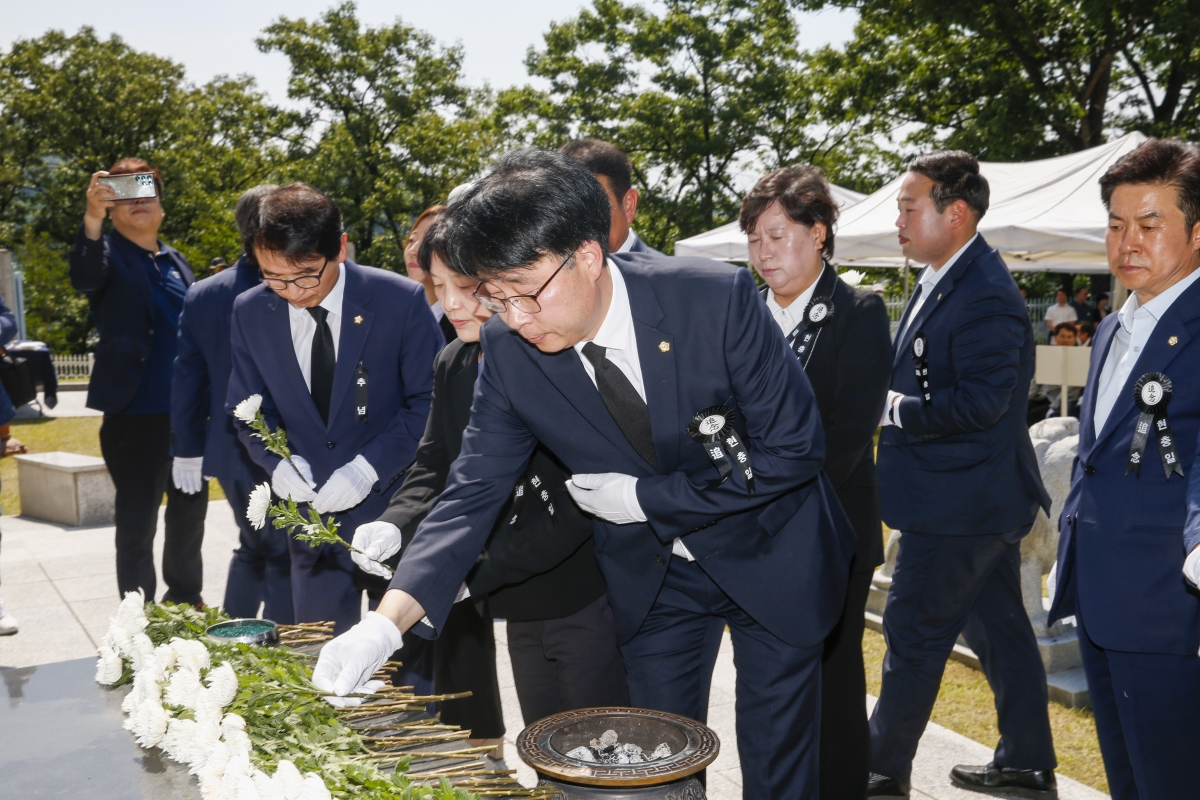 20230606-046[_P7U4362-1-제68회 현충일 충혼탑 추념.jpg